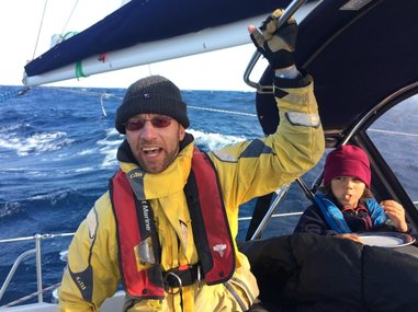 Eric Sailing to Mexico moderate seas